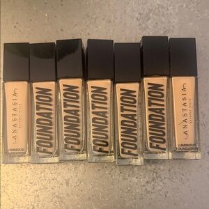 Anastasia Beverly Hills 🎄